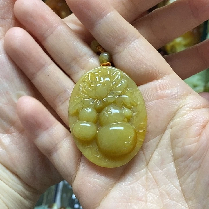 未镶嵌岫玉吊坠(赠链)