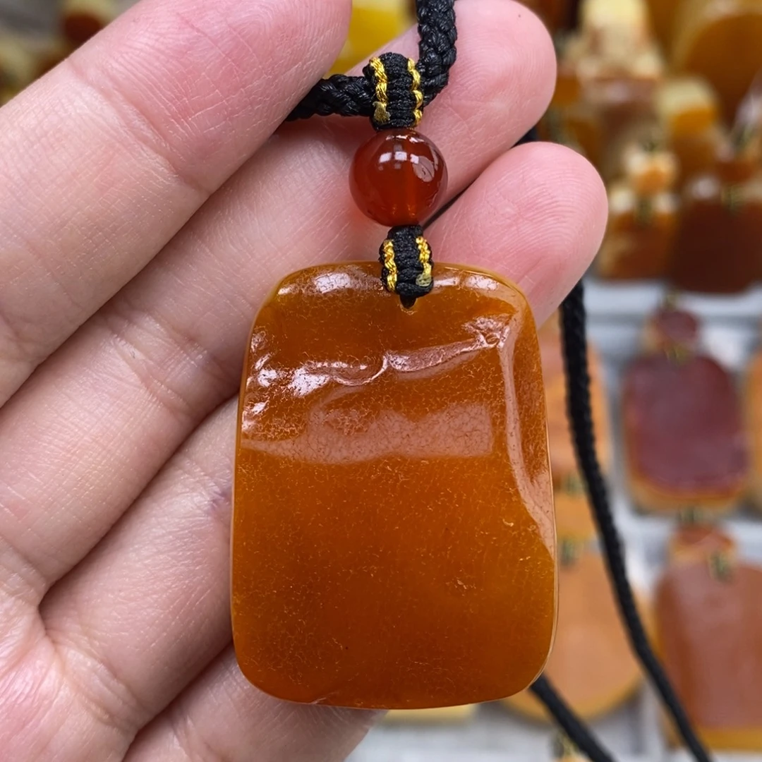 蜜蜡未镶嵌珠宝奇石