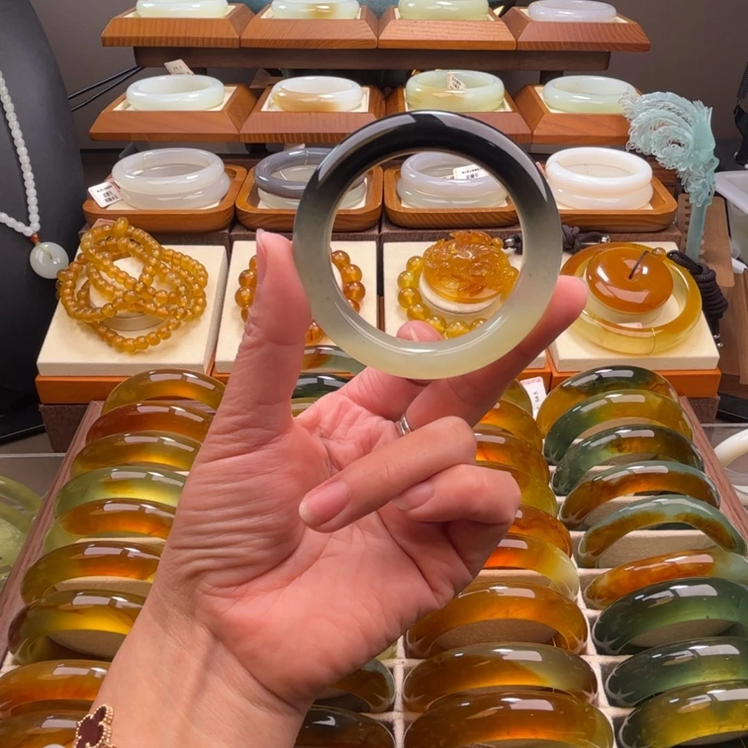 蛇纹石玉未镶嵌手镯54