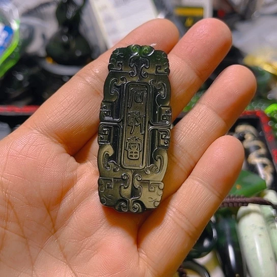 蛇纹石玉颈饰未镶嵌萌**宝