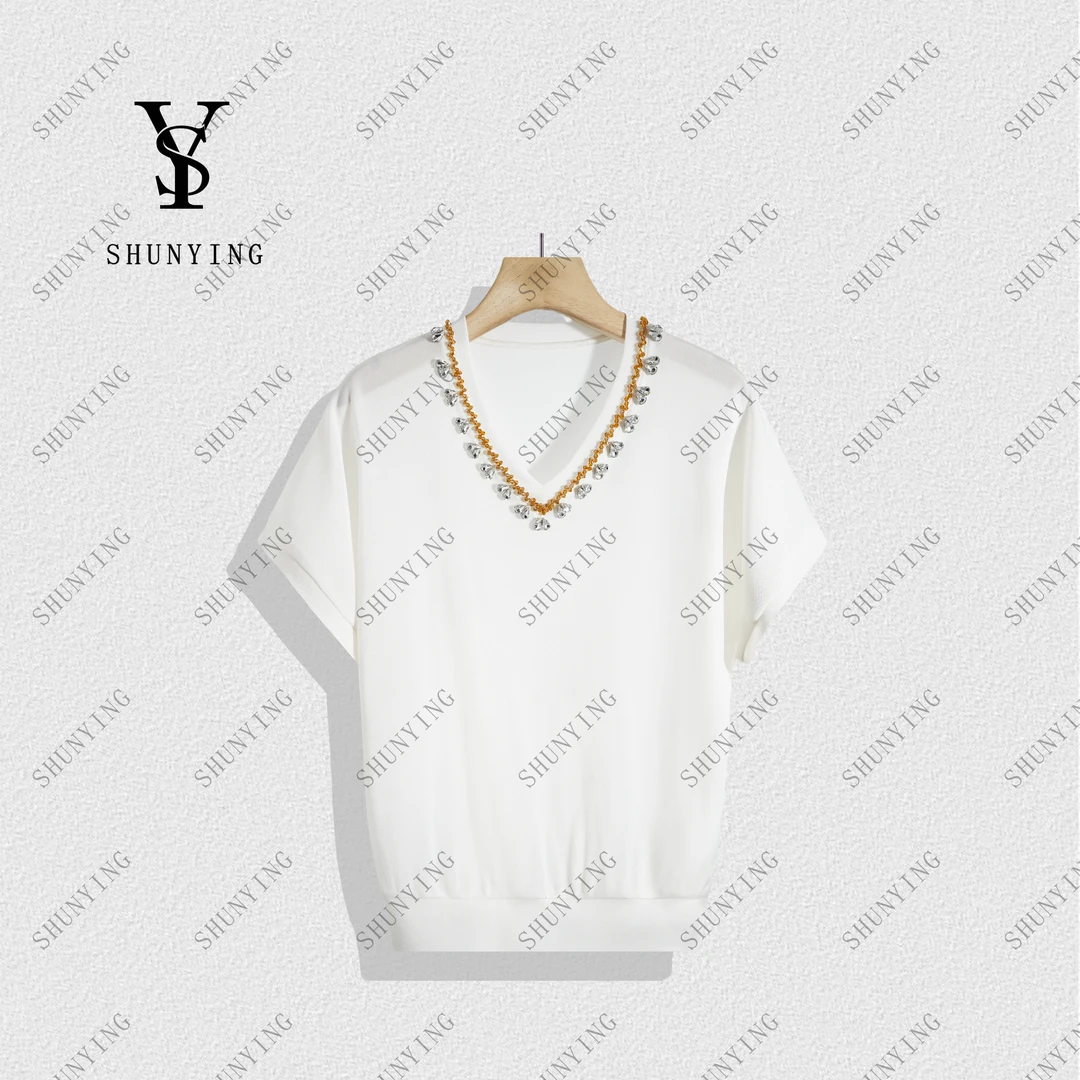 【顺瀛】品质感满满~设计感重工镶钻V领短袖T恤SY72T25100