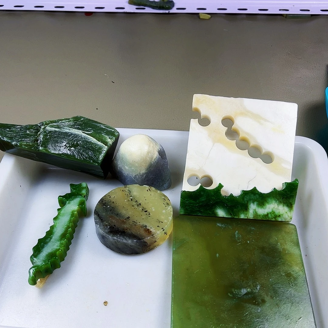 南***笋和田玉（糖玉）未镶嵌珠宝半成品