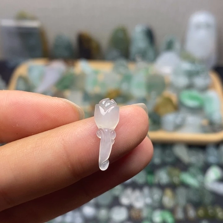 颈饰未镶嵌翡翠玫瑰