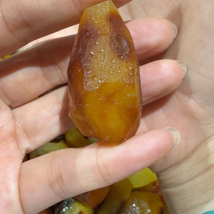 潇***樂定制琥珀未镶嵌蜜蜡