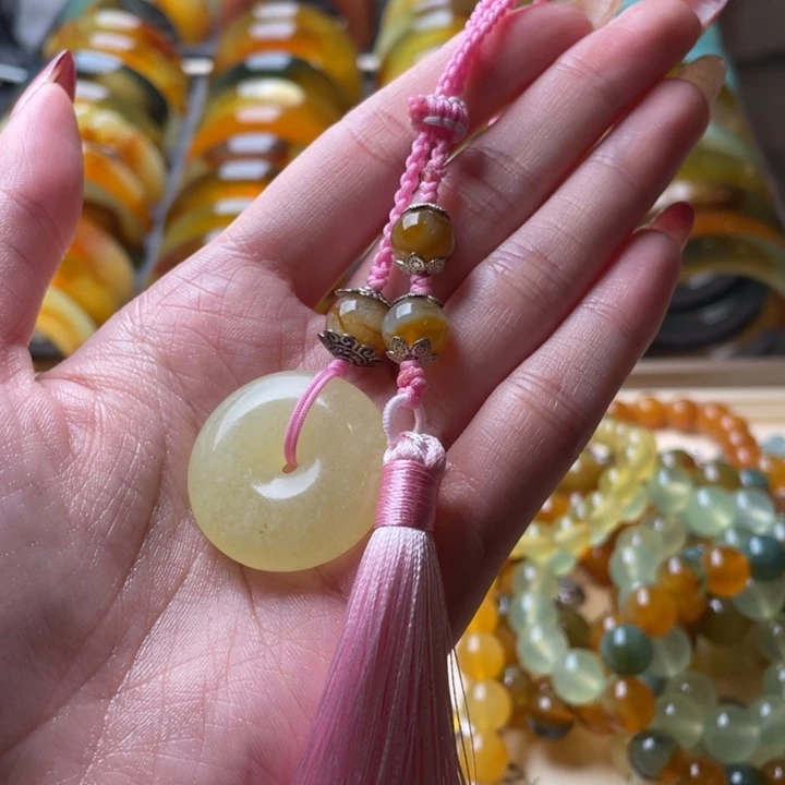蛇纹石玉手机挂未镶嵌繁***学