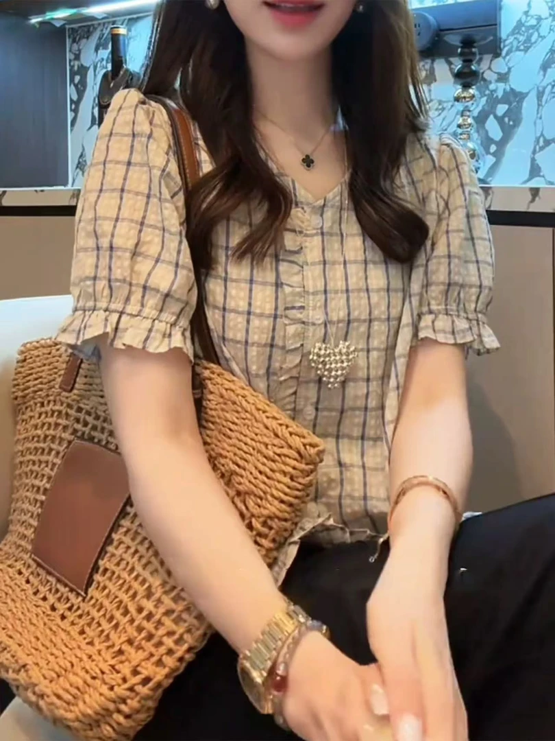 减龄洋气木耳边V领短袖格子衬衫女2025夏季新款宽松显瘦上衣