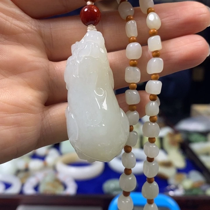 和田玉挂件未镶嵌虎**林