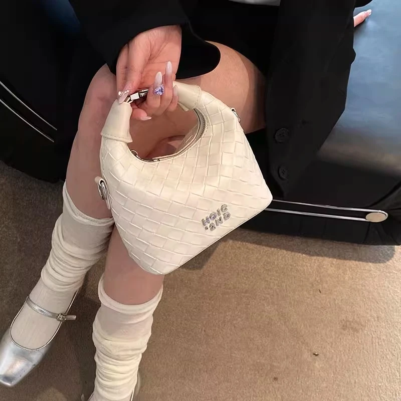 高级感上班通勤手挽包包女2025春新款时尚菱格斜挎包女手提饺子包