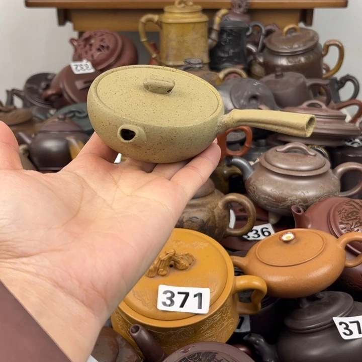 紫砂茶壶壶口微破