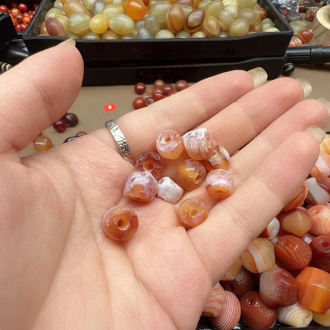 丑****合金玛瑙/玉髓珠宝半成品