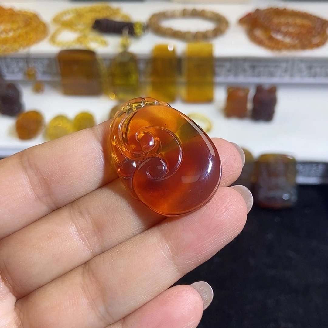 未镶嵌颈饰琥珀缅甸天然琥珀吊坠