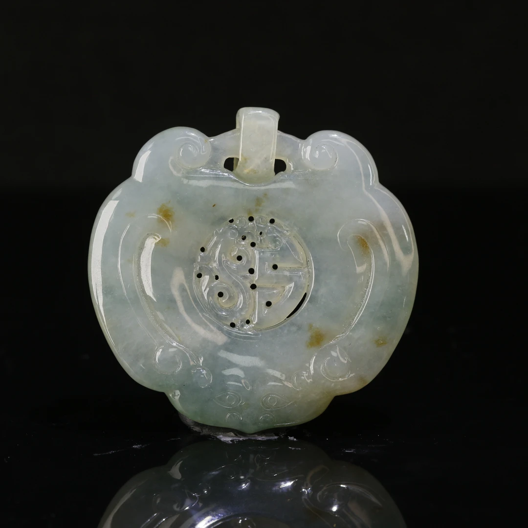 22天然缅甸翡翠A货冰种精雕仿古扣/300183/北京中保拍卖