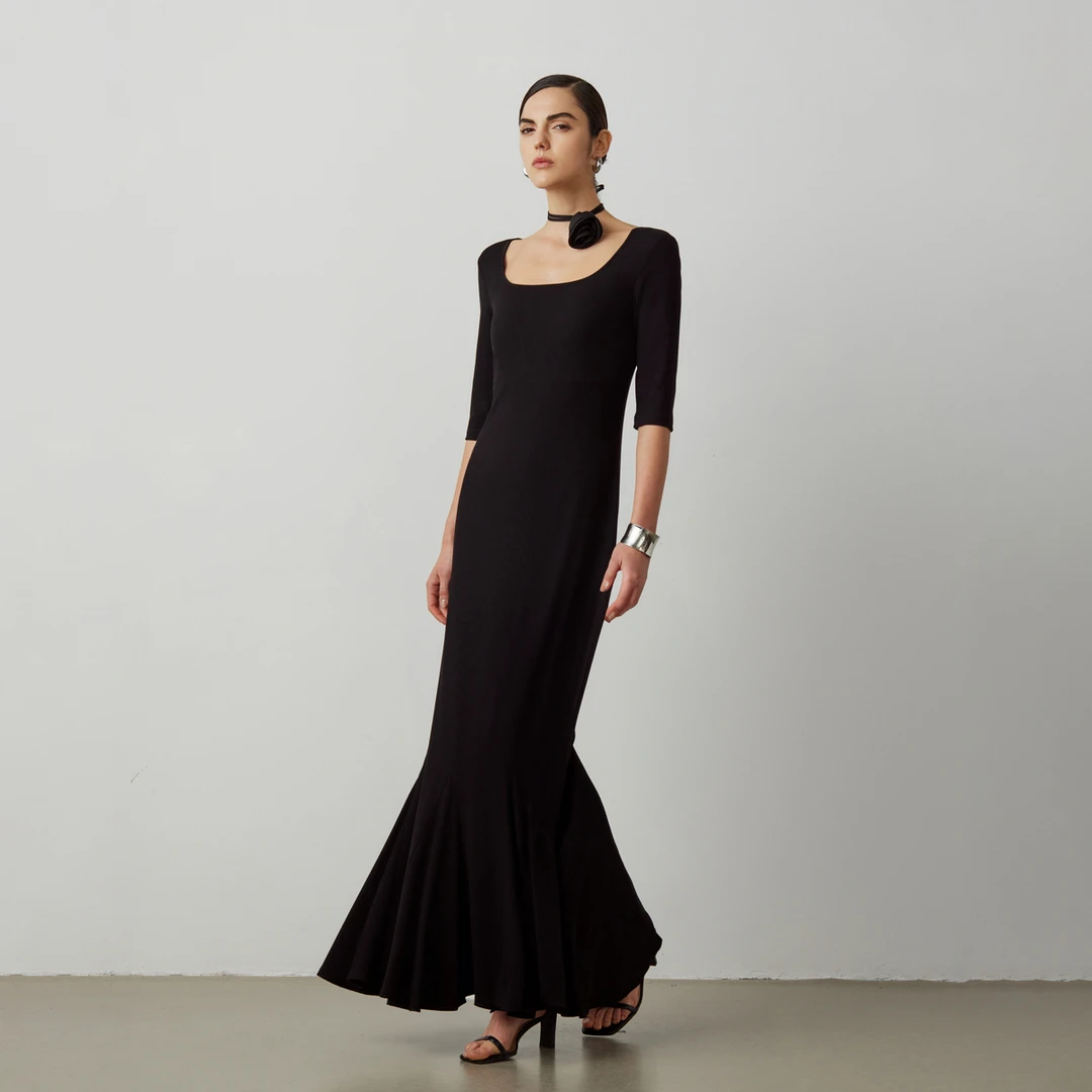 LYNEE 鱼尾伞摆带胸垫中袖U领弹力修身针织女装连衣裙 LGD2EST002