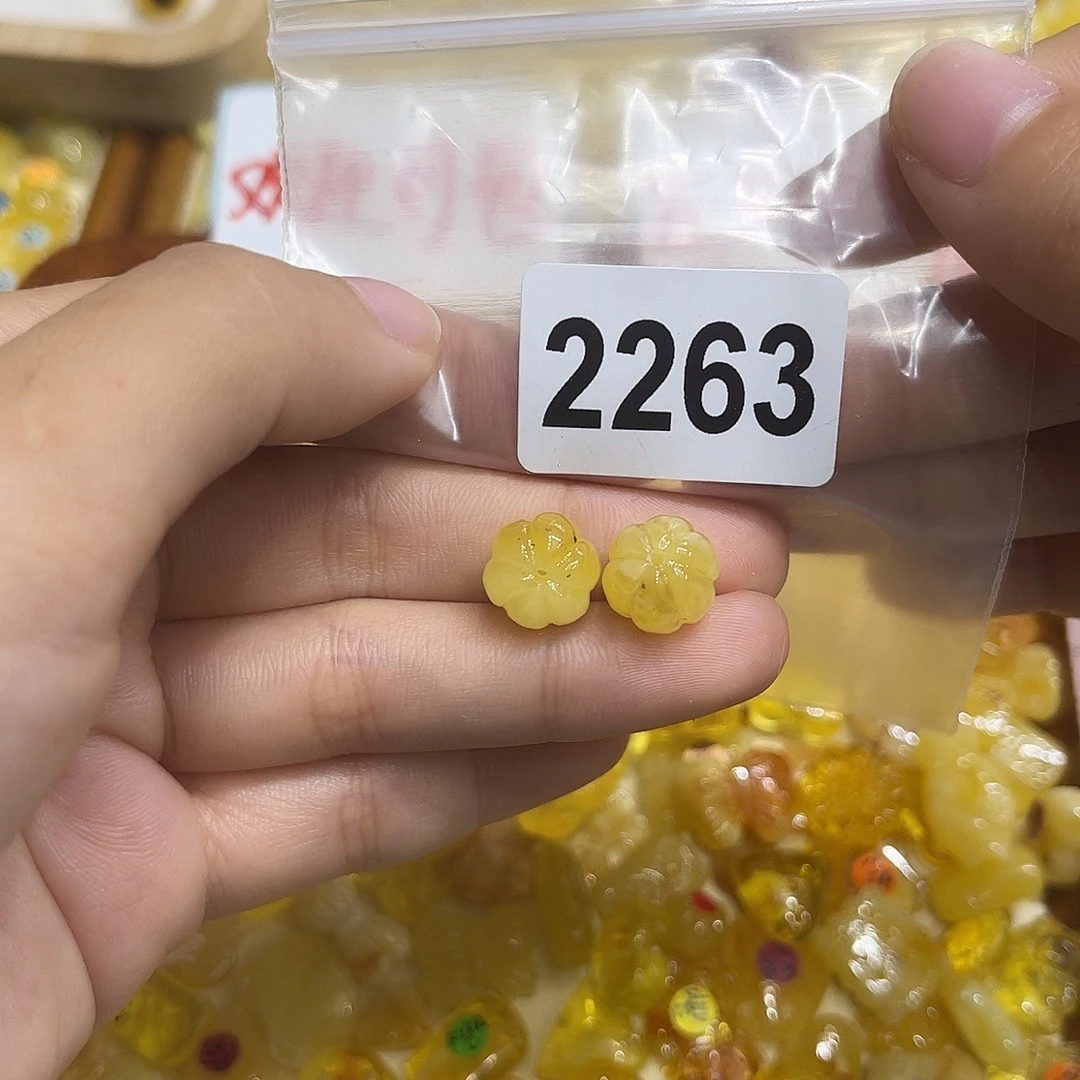 琥珀未镶嵌珠宝奇石