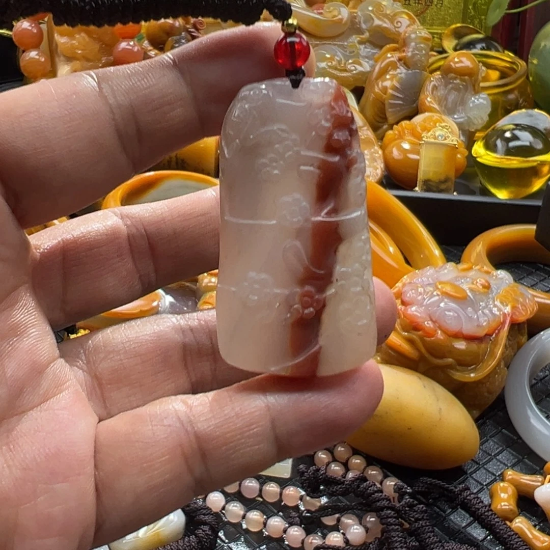 石英质玉未镶嵌颈饰