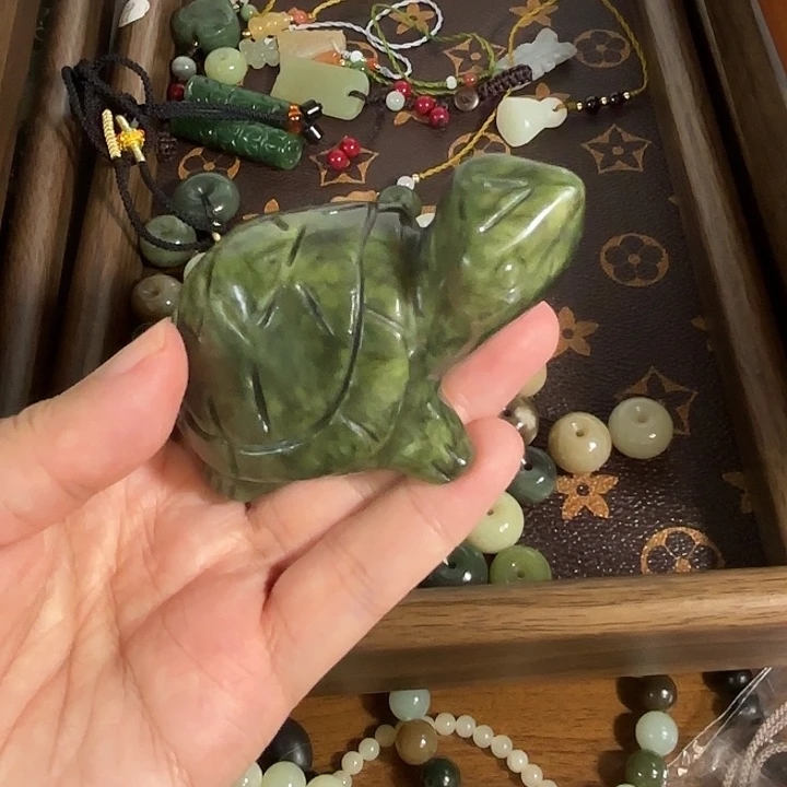 透闪石质玉未镶嵌手链