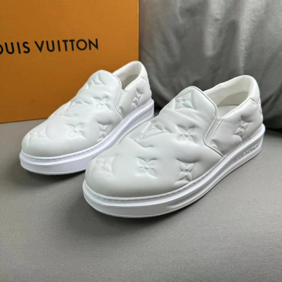 未使用 LouisVuitton/路易威登 白浮雕老花松糕一脚蹬 41码