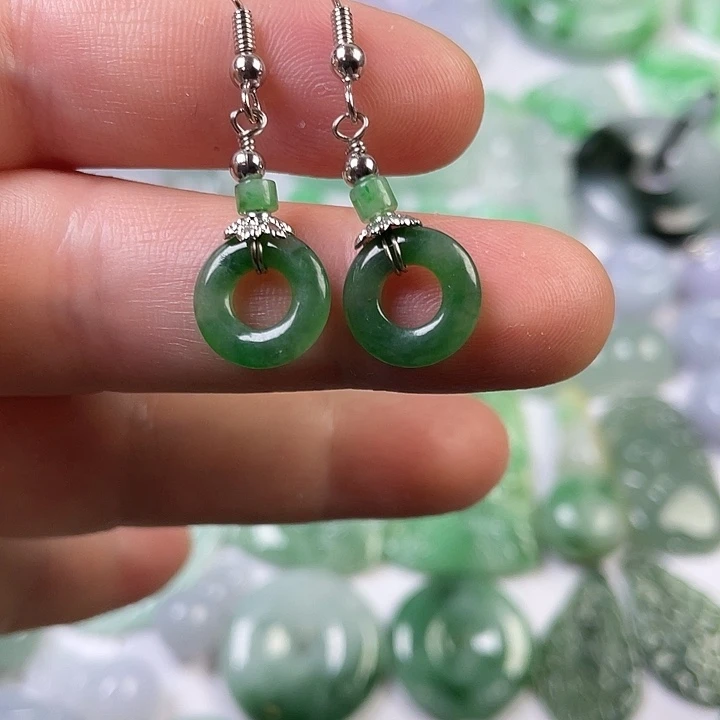 翡翠未镶嵌颈饰耳环