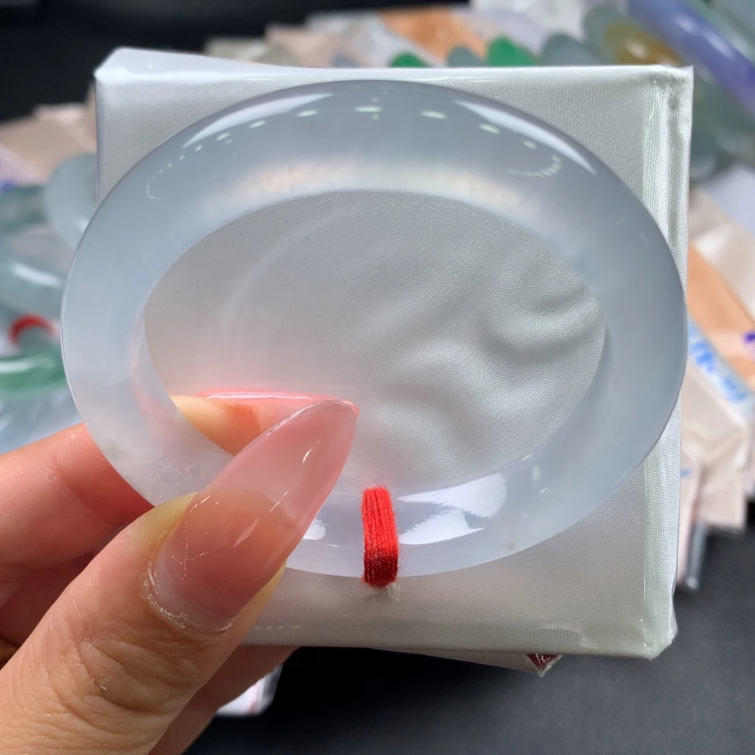 翡翠未镶嵌手镯52正圈，有包容