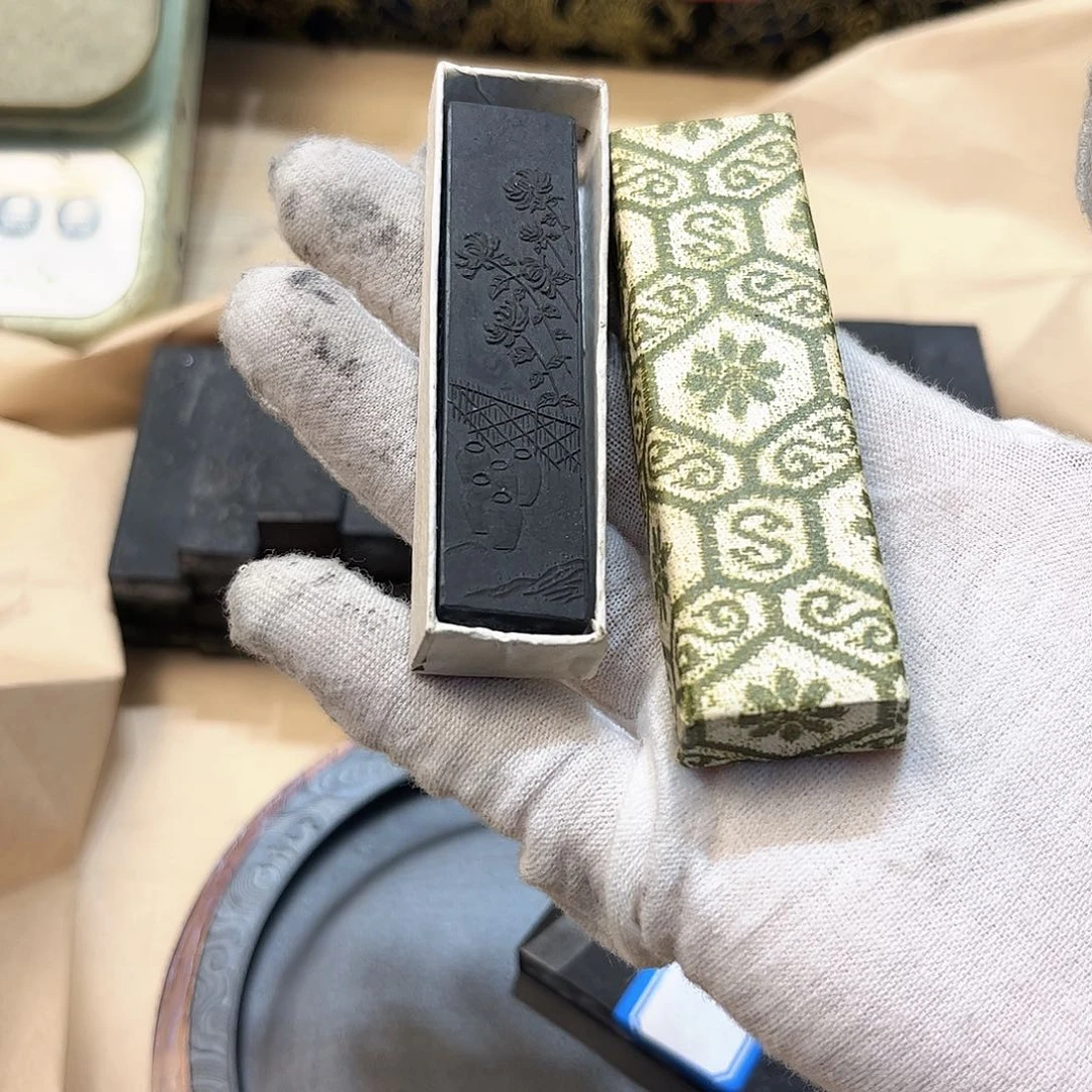 凌***空随单哈哈哈哈哈哈哈