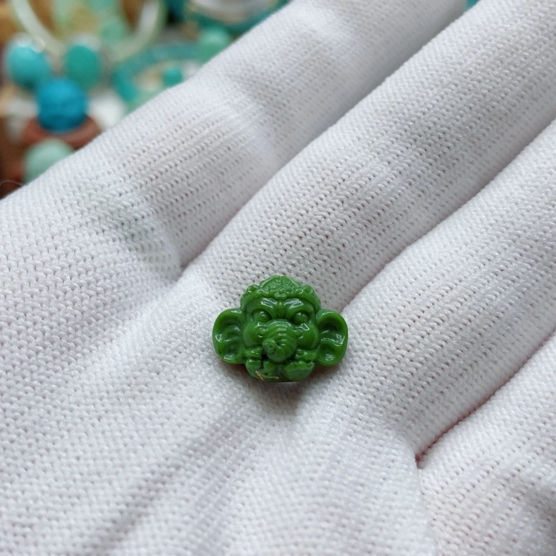 绿松石未镶嵌飞象