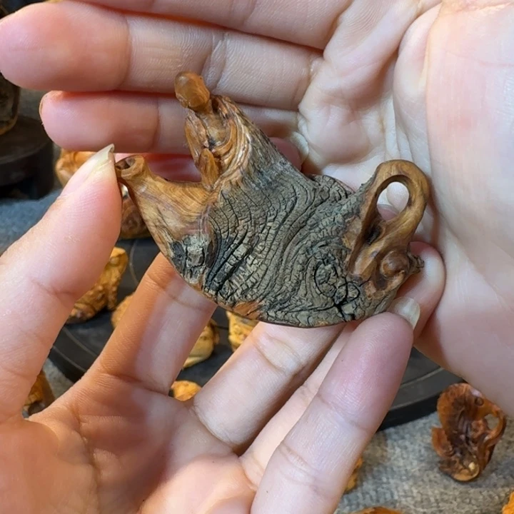 崖柏摆件手把件等