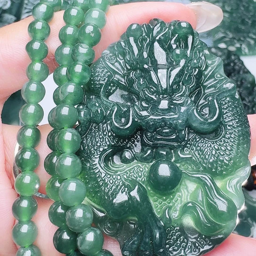 翡翠未镶嵌颈饰1111