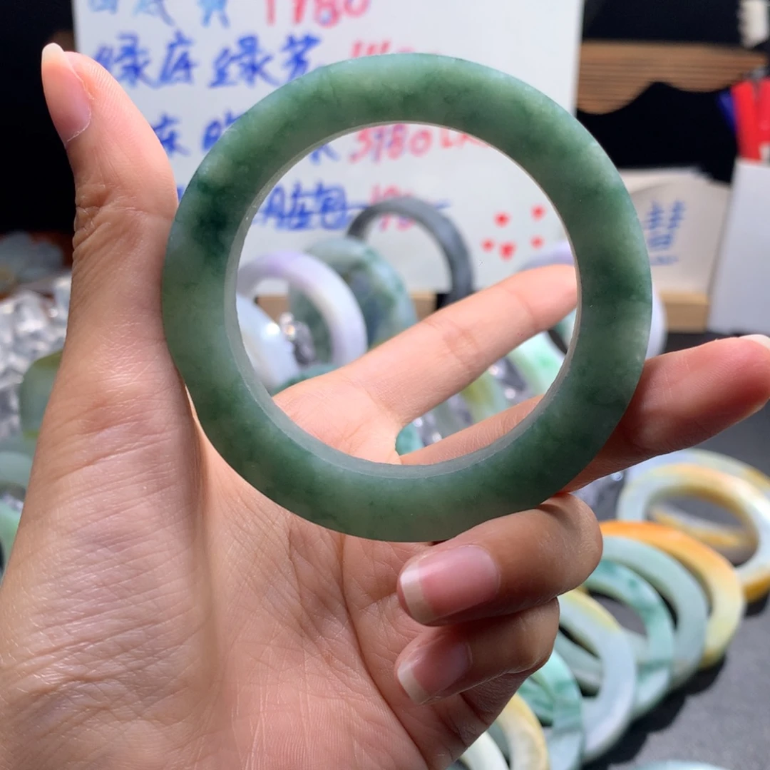 落***落定制翡翠未镶嵌弧顶方