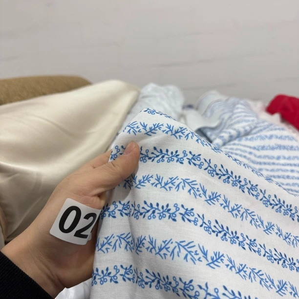 24  青花瓷风格锦麻面料加衬3米价