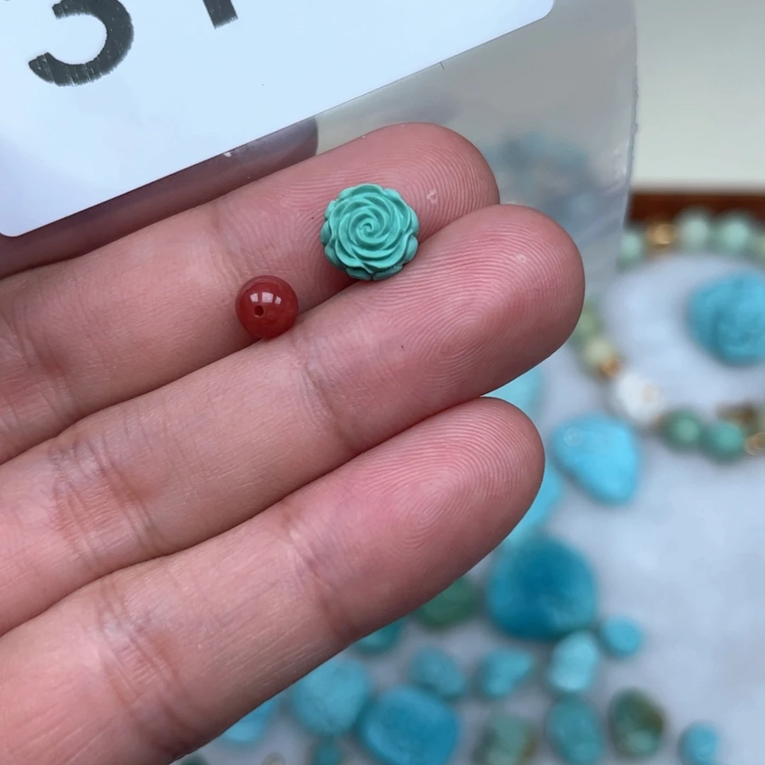 南红玛瑙未镶嵌珠宝奇石