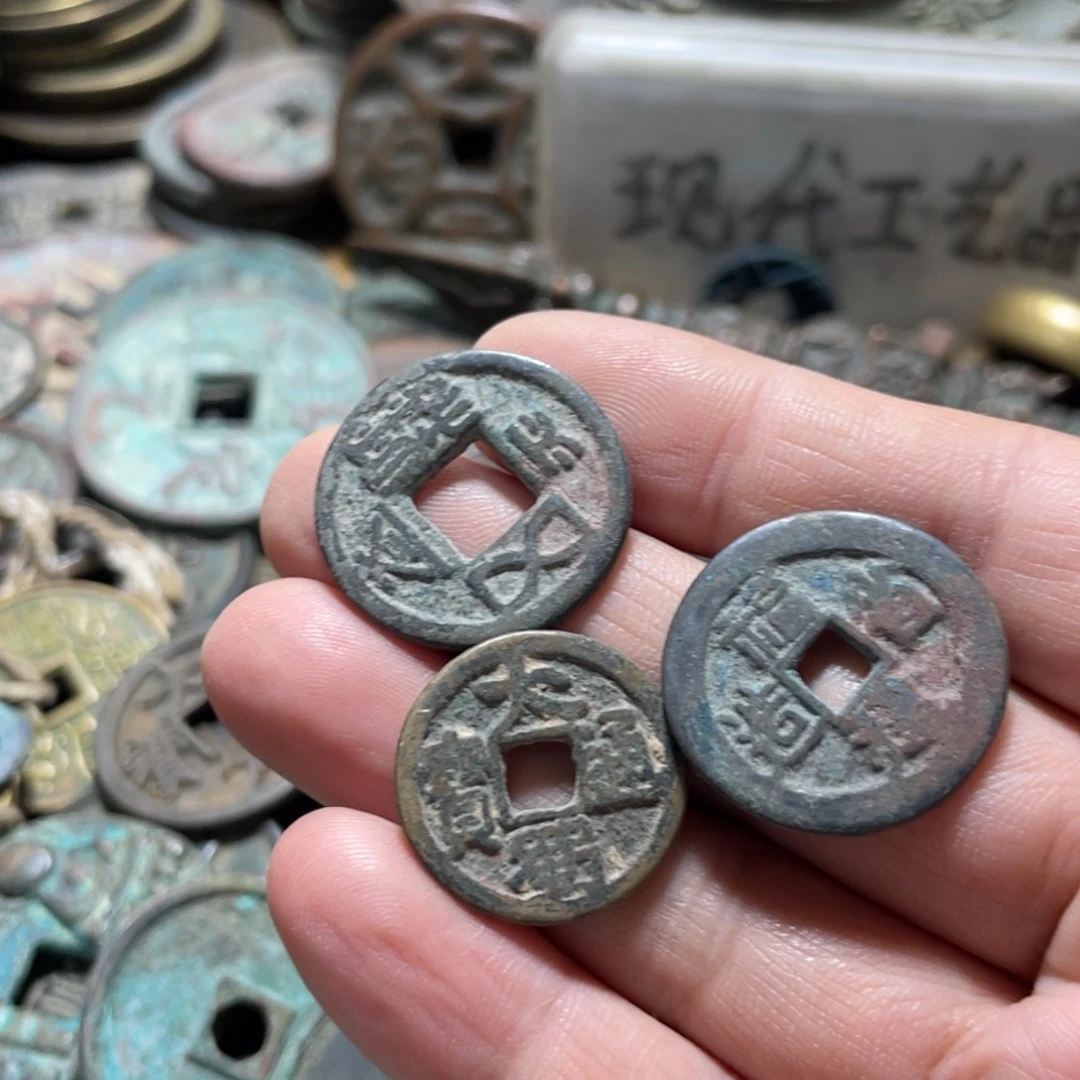 铜现代工艺品学习币