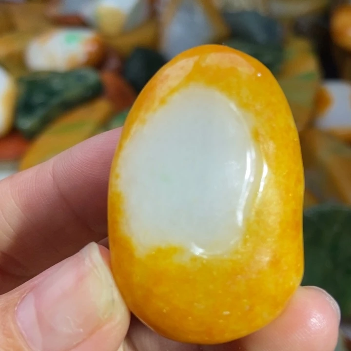 翡翠未镶嵌颈饰缅甸