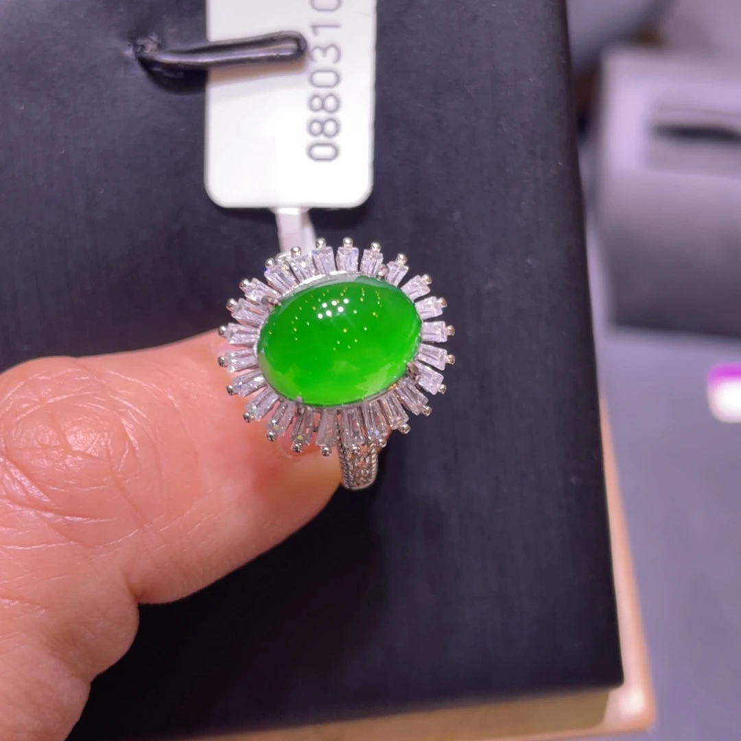 翡翠未镶嵌颈饰戒指