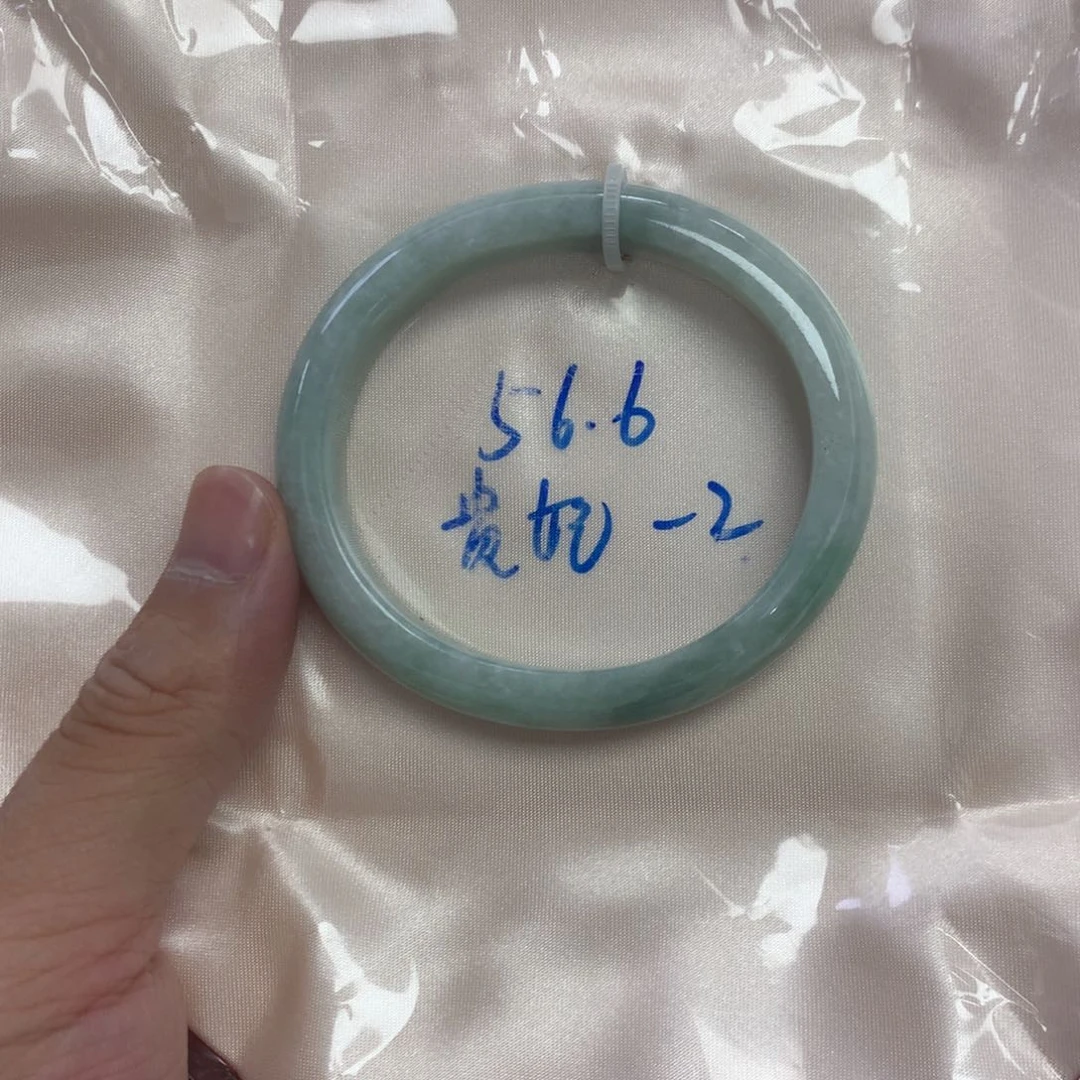翡翠未镶嵌手镯天然缅甸翡翠手镯