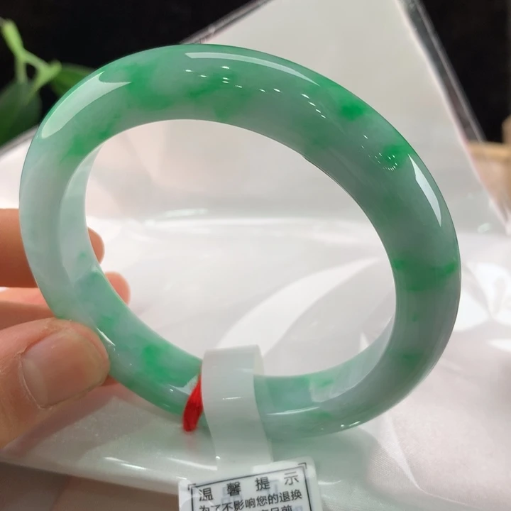 翡翠手镯未镶嵌111-0261