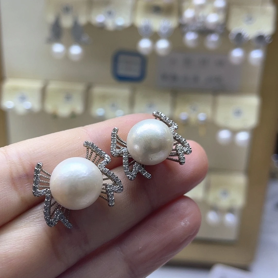 淡水珍珠银S925镶嵌耳饰
