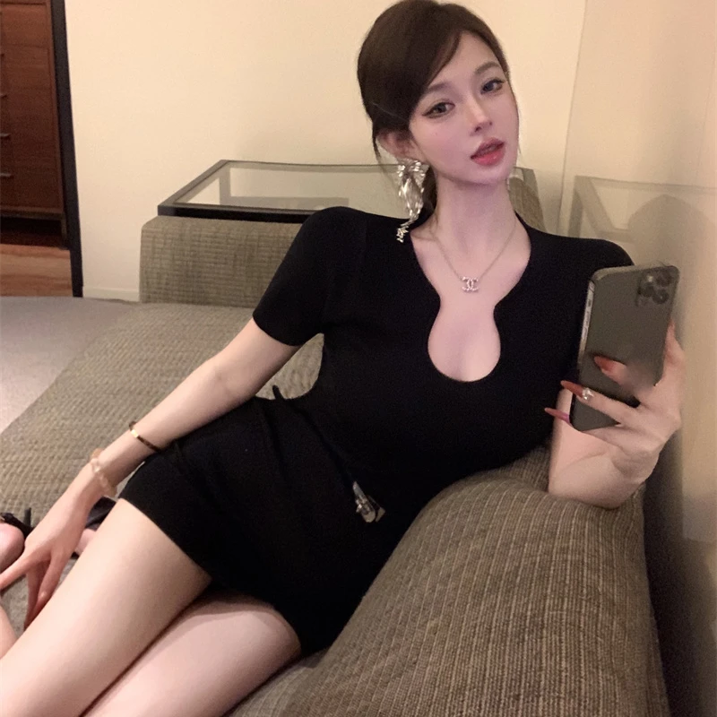 2025夏季新款纯欲风辣妹性感U领气质弹力短袖收腰包臀连衣裙子女