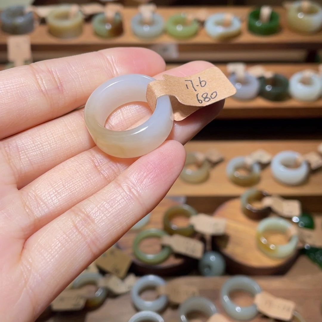 和田玉戒指未镶嵌?*17.6