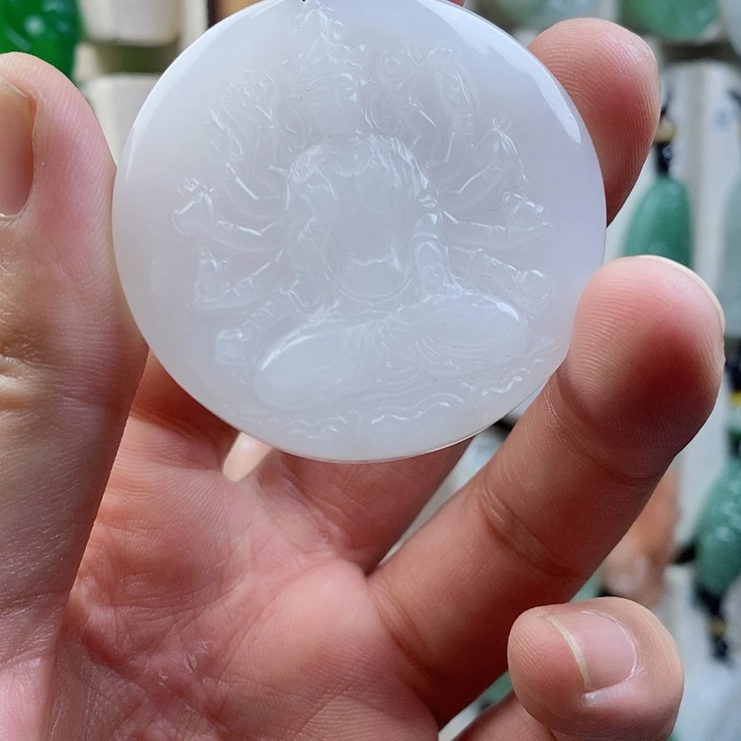 颈饰未镶嵌石英质玉（金丝玉）