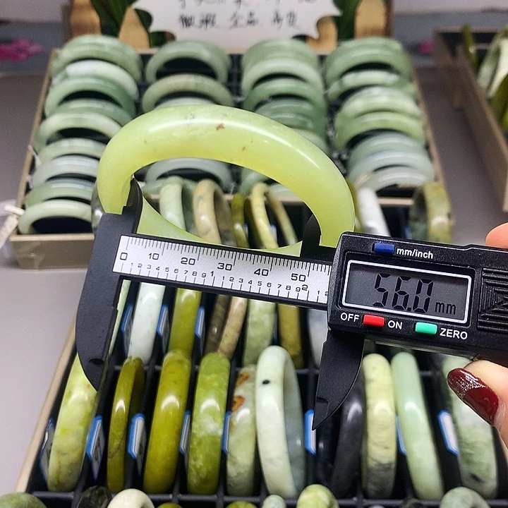 未镶嵌蛇纹石玉手镯114