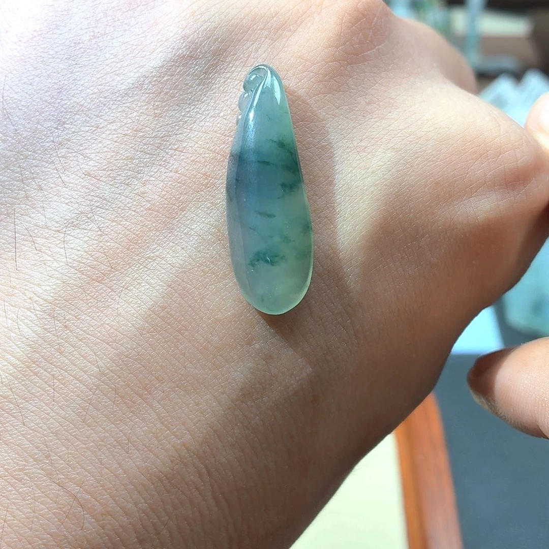 翡翠未镶嵌颈饰福瓜