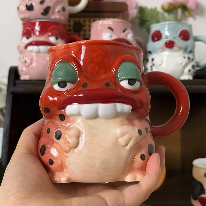 全***。绿色眼皮红色龅牙小蛙杯