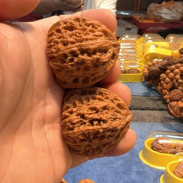 文玩核桃把件芜****^全品南疆石