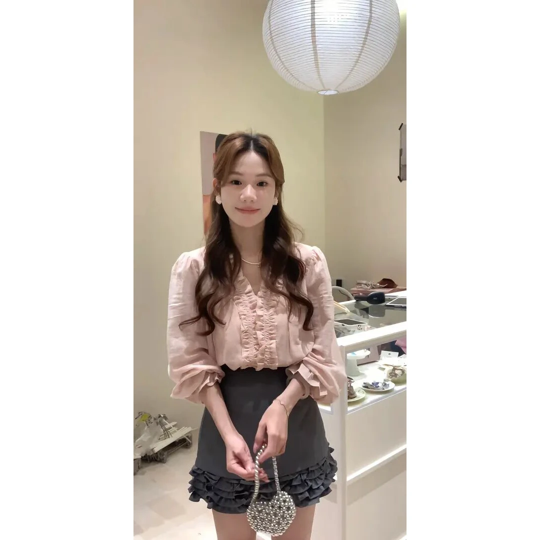 2025早春新款法式甜美粉色长袖衬衫女木耳边别致绝美上衣百搭半裙