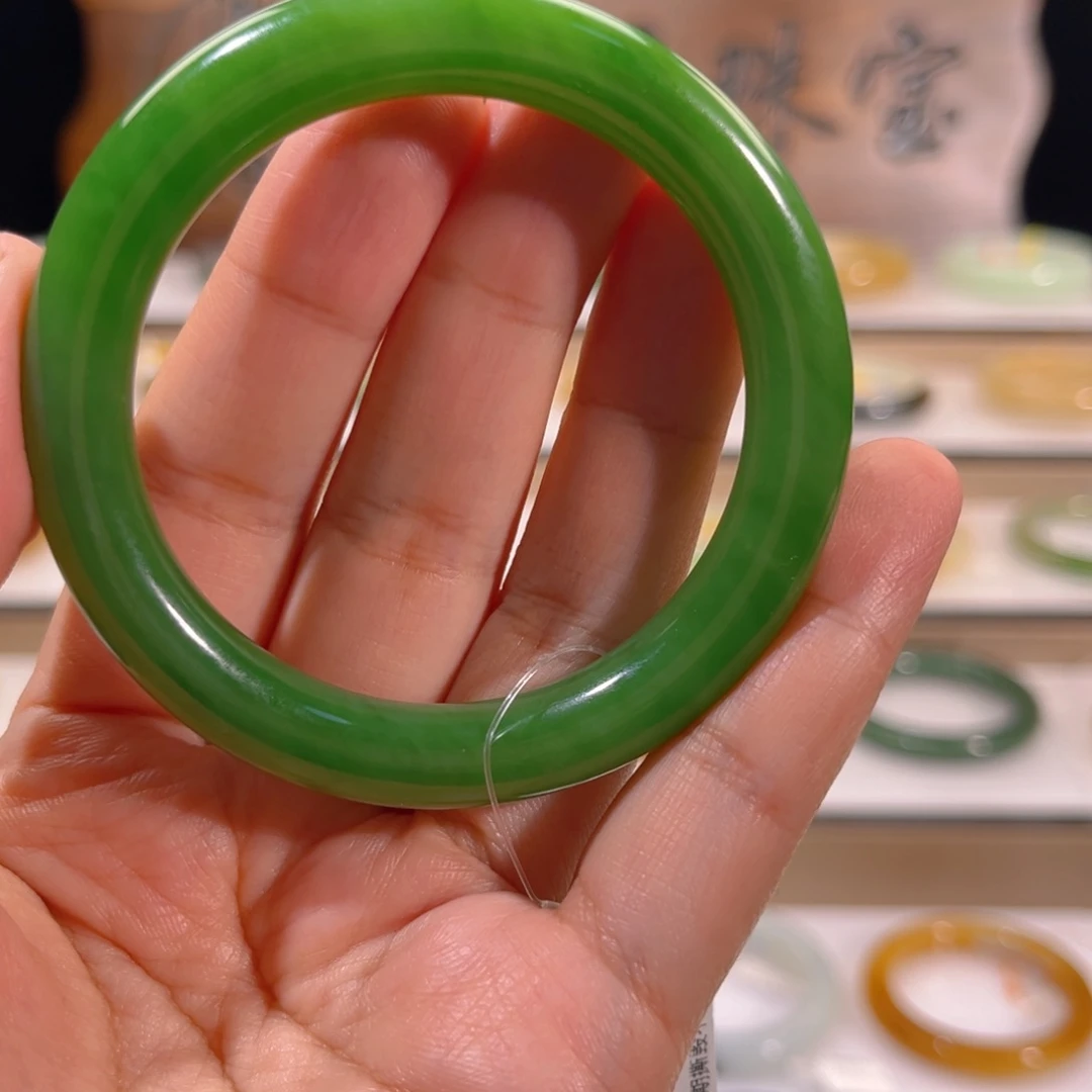 和田玉未镶嵌手镯阳绿碧玉圆条