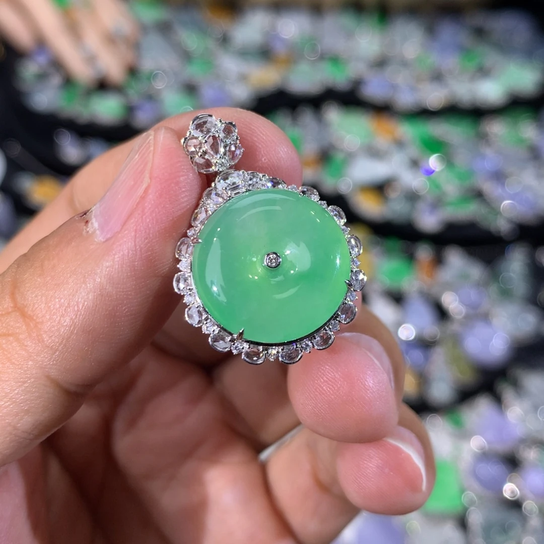 翡翠18K金镶嵌吊坠(不含链)