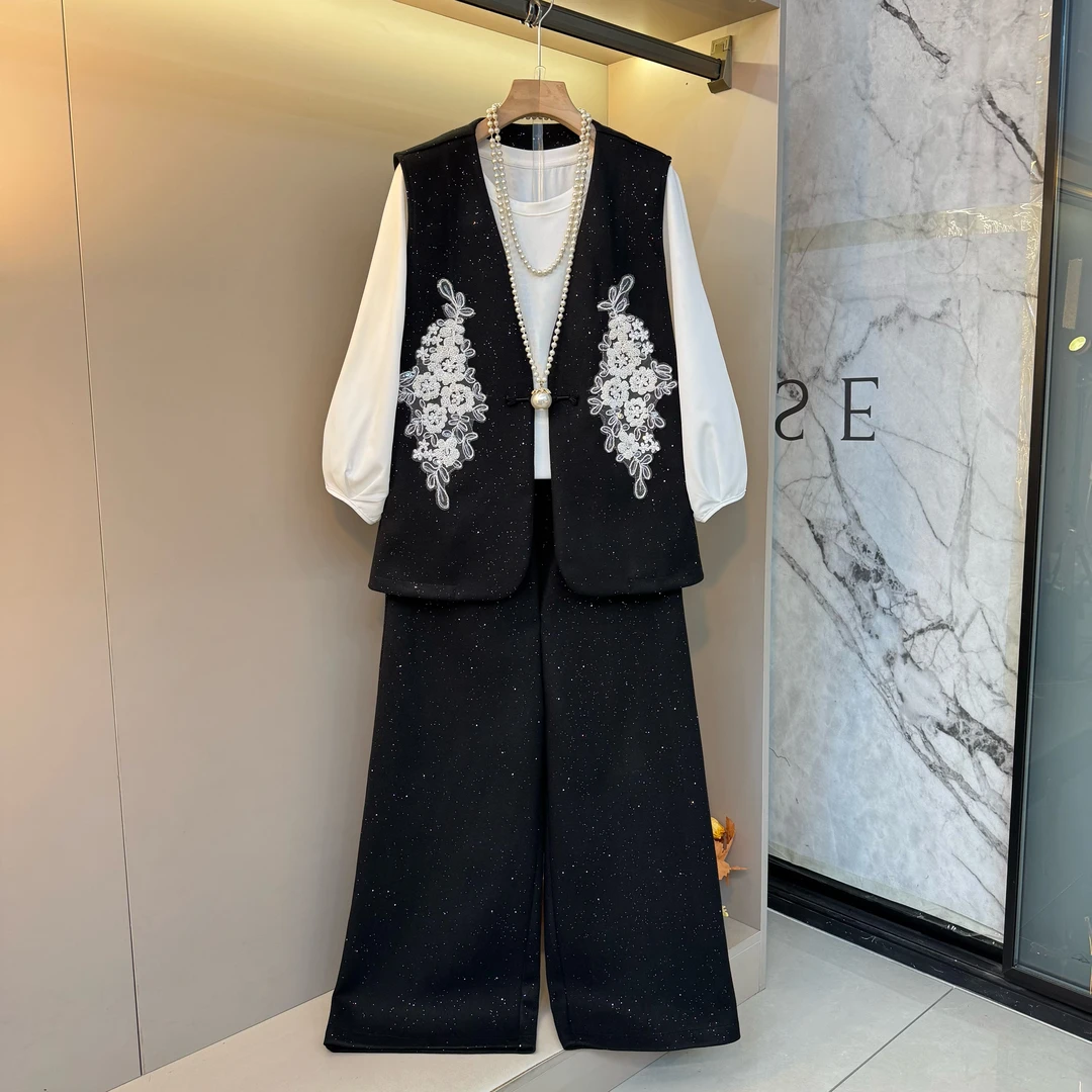 2025新款时尚设计简约欧货灯笼袖内搭+蕾丝马甲+裤子套装