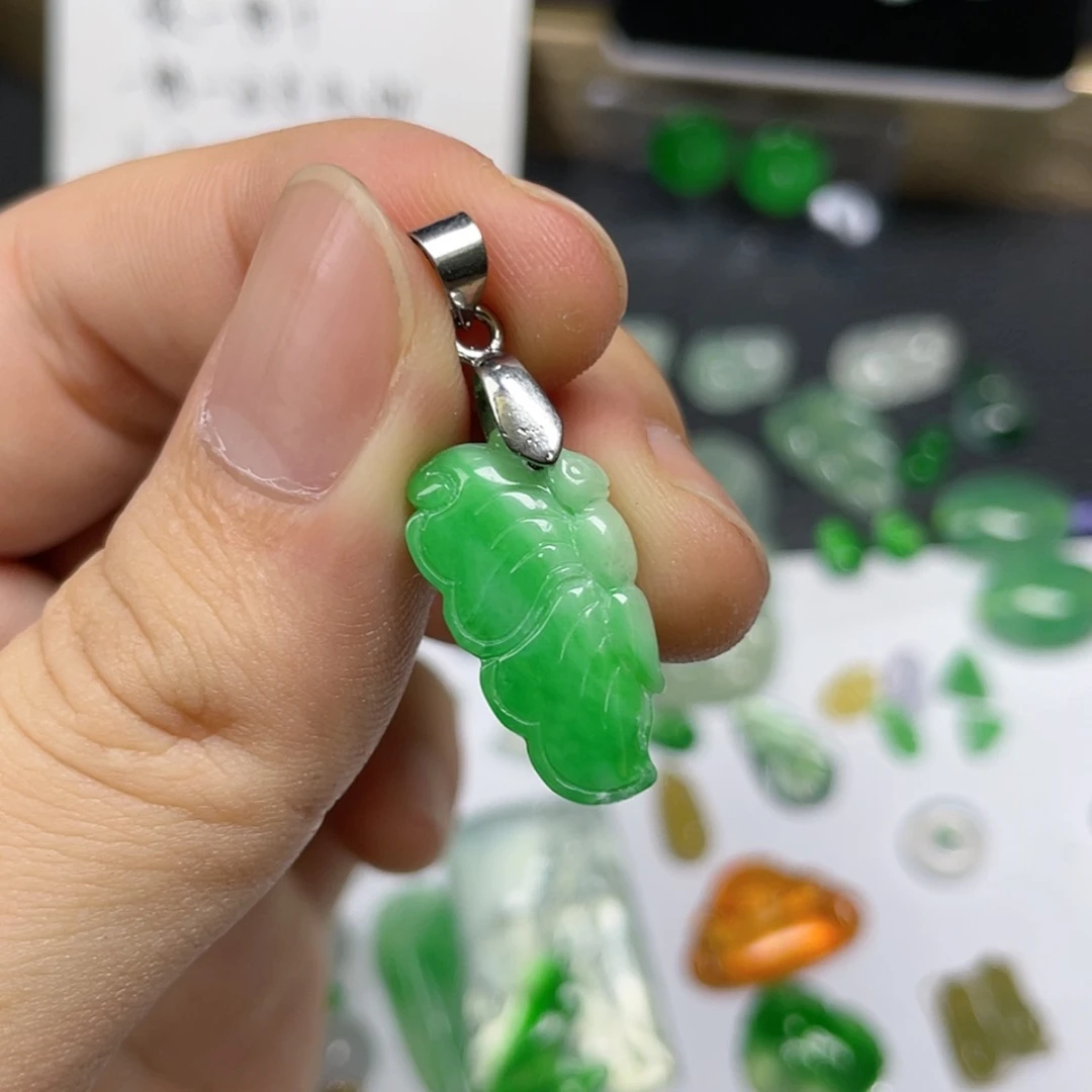 【闪购商品】颈饰未镶嵌翡翠蝴蝶