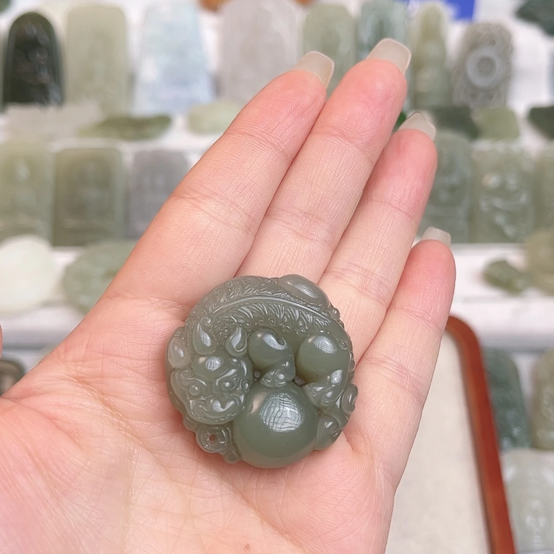 我***你和田玉未镶嵌颈饰