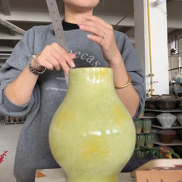 景德镇陶瓷花瓶工厂